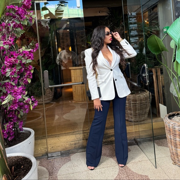 Meet your Posher, Rosanna - Picture 3 of 3